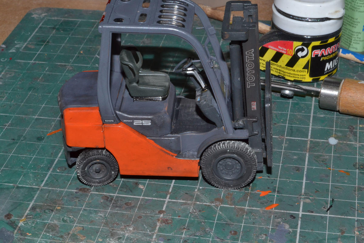 1:32 Toyota Forklift truck from Aoshima [Complete!] - Work In Progress ...